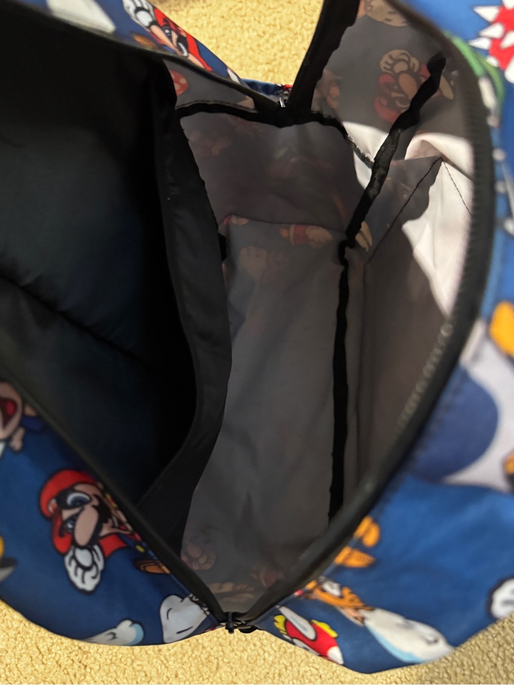 Super Mario Lunch & Backpack - Picture 10 of 13